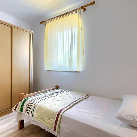 Holiday home Carla - Lbn429 By Interhome *